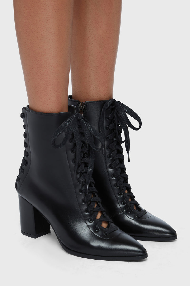 Hallowed Hour Boots
