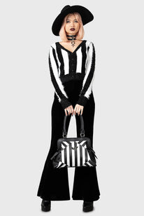 Never Trust The Living Handbag