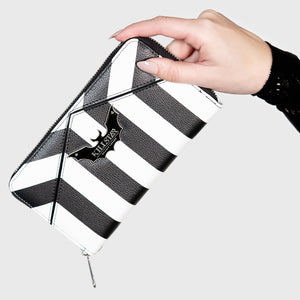 Never Trust The Living Wallet