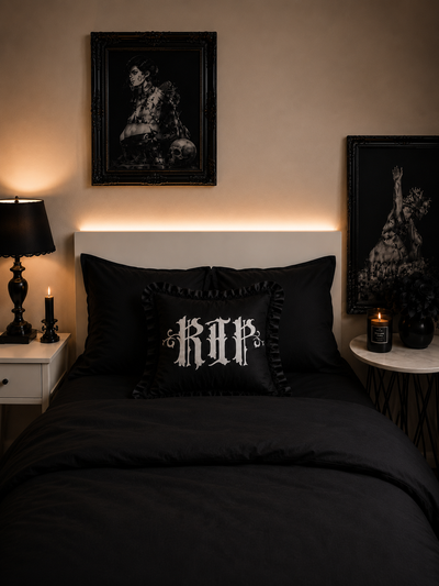 Rip Frill Cushion