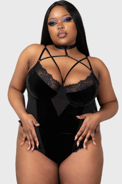 Body Beautiful Hooked On Lace Adjustable Strap Mesh Bodysuit (Black,  X-Large) at  Women's Clothing store