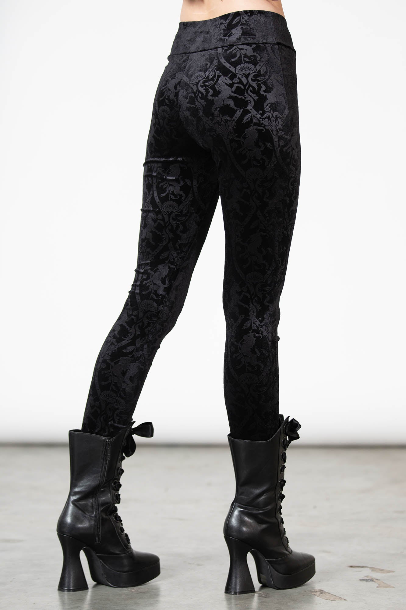 Killstar Samt Leggings - Bite Me Lila, € 45,90